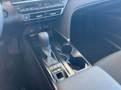 Used 2025 Toyota Camry LE image 40