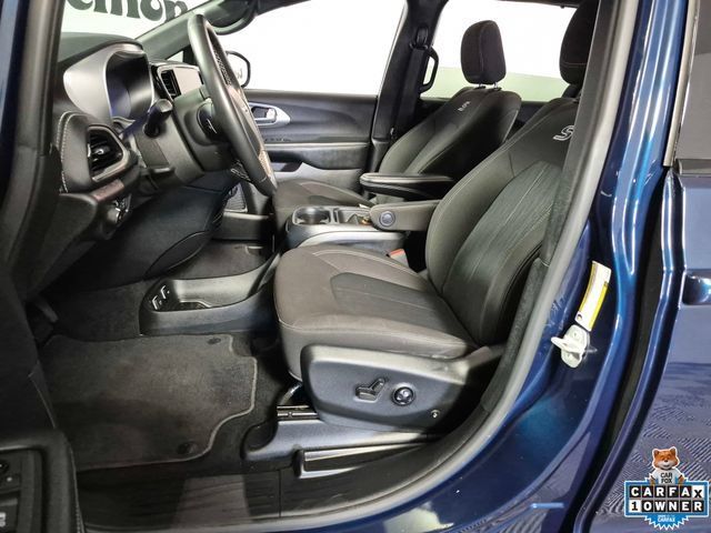 Used 2021 Chrysler Pacifica Touring w/ S Appearance Package FWD image 9