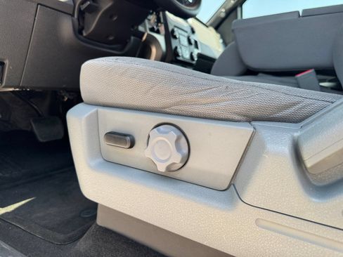 Used 2013 Ford F150 XLT w/ XLT Chrome Pkg AWD/4WD image 21