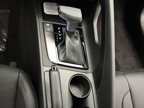 New 2026 Hyundai Elantra SEL Sport FWD image 23
