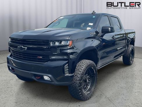 Used 2020 Chevrolet Silverado 1500 LT Trail Boss image 2