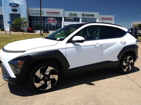 Used 2024 Hyundai Kona Limited AWD/4WD image 19
