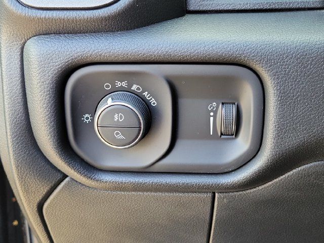 Used 2026 RAM 3500 Tradesman AWD/4WD image 18