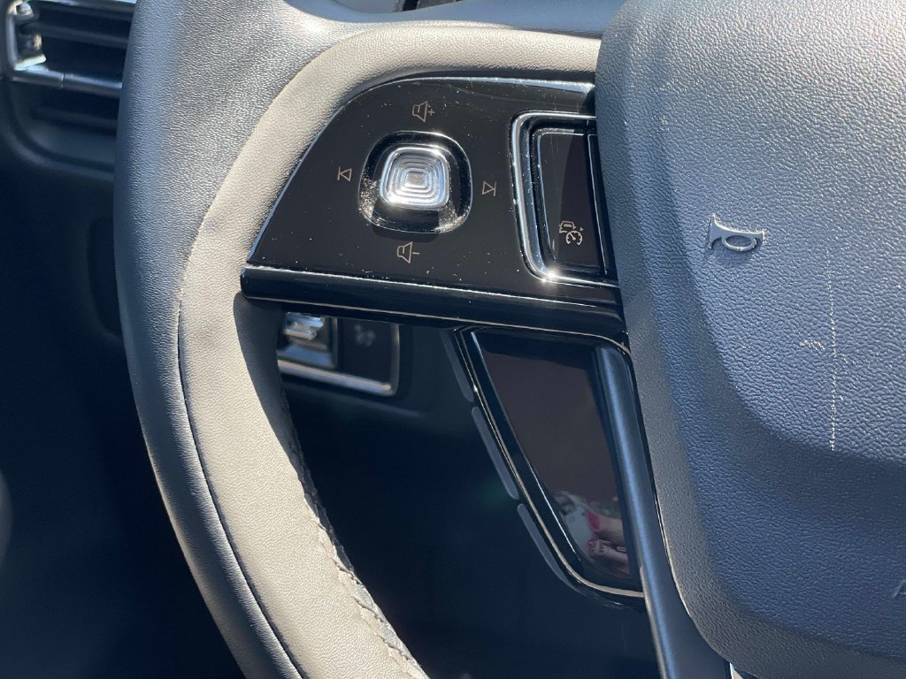 Certified 2023 Lincoln Corsair FWD image 14