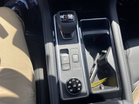 New 2026 Nissan Pathfinder SL w/ SL Premium Package AWD/4WD image 19