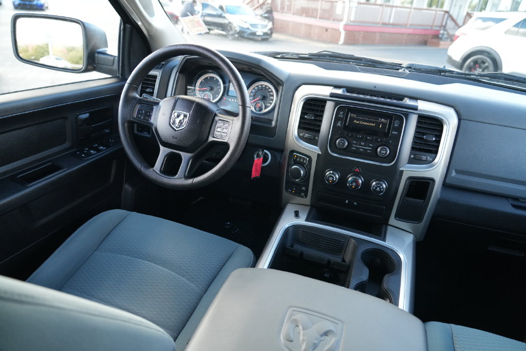 Used 2017 RAM 1500 Express AWD/4WD image 25