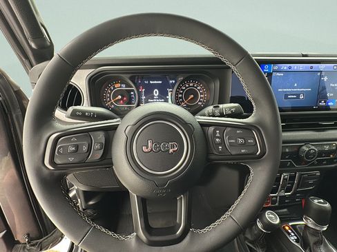 Used 2025 Jeep Wrangler Unlimited Sport AWD/4WD image 15
