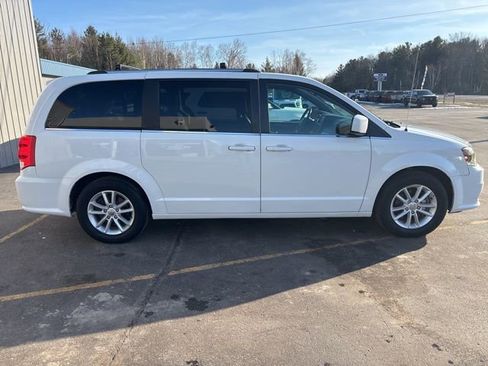 Used 2019 Dodge Grand Caravan SXT image 7