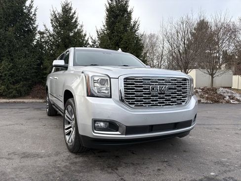 Used 2019 GMC Yukon XL Denali w/ Denali Ultimate Package image 11