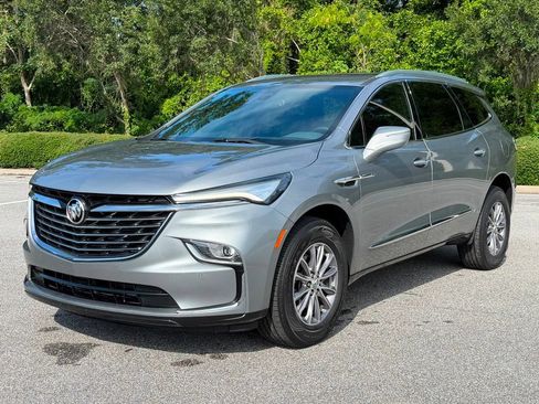Used 2023 Buick Enclave Essence FWD image 1