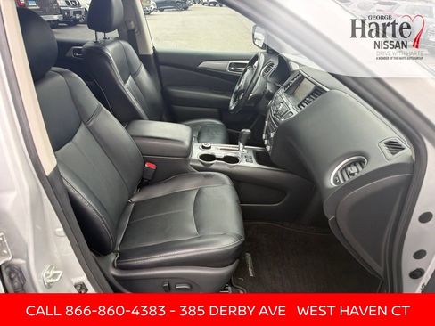 Used 2020 Nissan Pathfinder SL AWD/4WD image 31