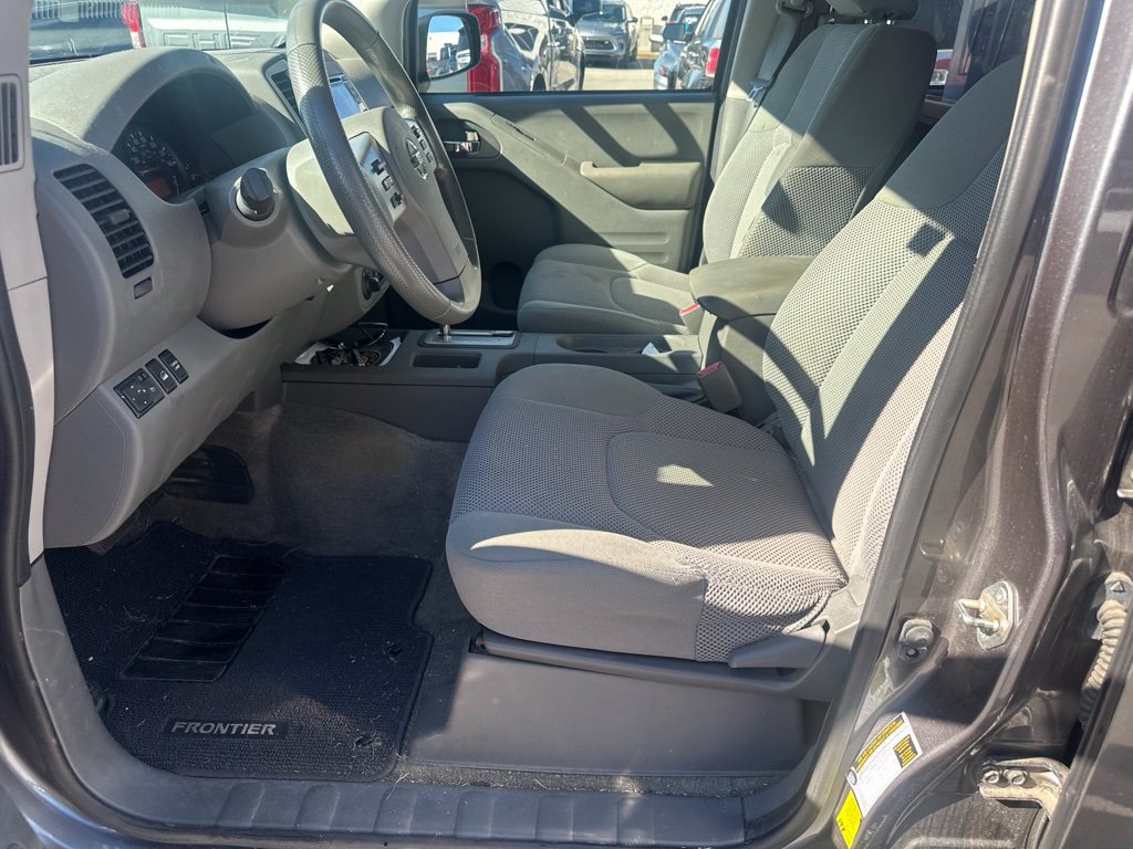 Used 2018 Nissan Frontier SV AWD/4WD image 5