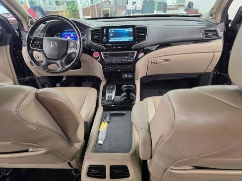 Used 2020 Honda Pilot Touring image 10