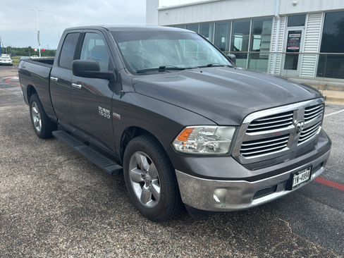 Used 2015 RAM 1500 Big Horn RWD image 3