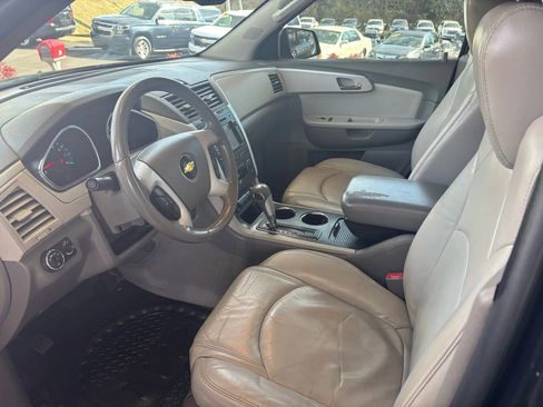 Used 2012 Chevrolet Traverse LT image 7