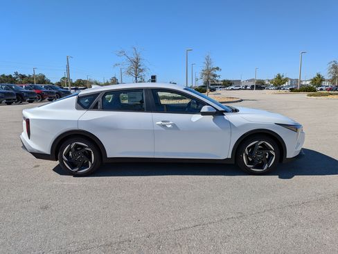 New 2026 Kia K4 EX image 4