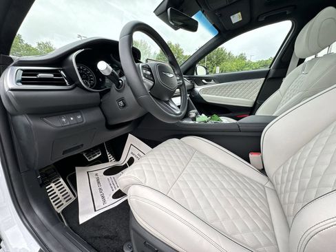New 2025 Genesis G70 3.3T Advanced w/ Sport Prestige Package image 15