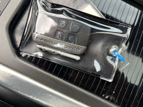 Used 2016 Land Rover Range Rover Evoque SE Premium image 34