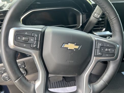 Used 2023 Chevrolet Silverado 1500 LT AWD/4WD image 10