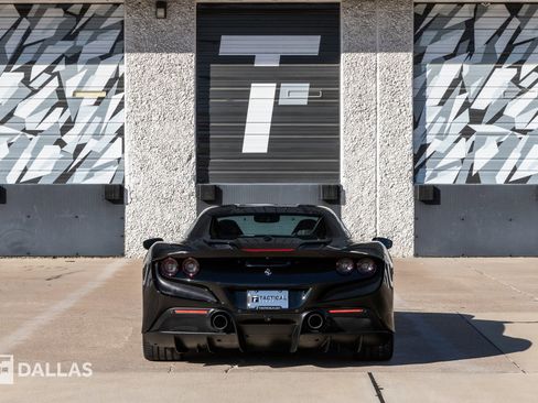 Used 2021 Ferrari F8 Tributo image 13