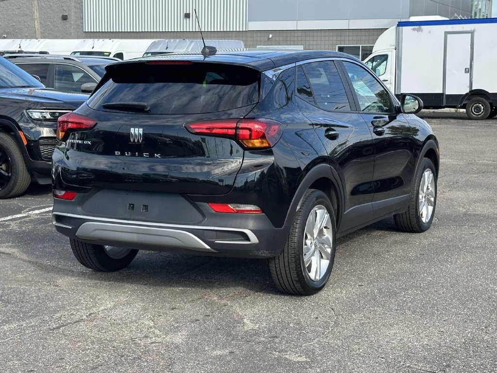 Used 2024 Buick Encore GX Preferred w/ Comfort Package FWD image 4