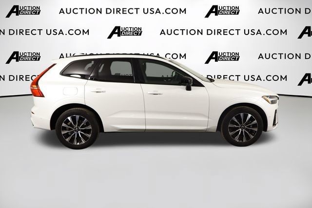 Used 2024 Volvo XC60 B5 Plus AWD/4WD image 43