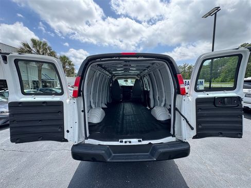 Used 2019 GMC Savana 2500 Extended w/ Driver Convenience Package RWD image 20