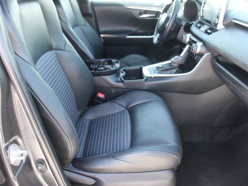 Used 2022 Toyota RAV4 XSE AWD/4WD image 20