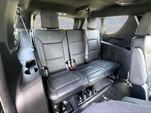 Used 2022 GMC Yukon XL Denali w/ Advanced Technology Package AWD/4WD image 25