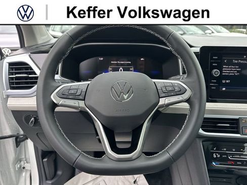 New 2026 Volkswagen Taos SE FWD image 16