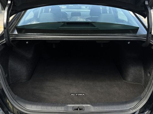 Used 2025 Nissan Altima 2.5 SV image 34