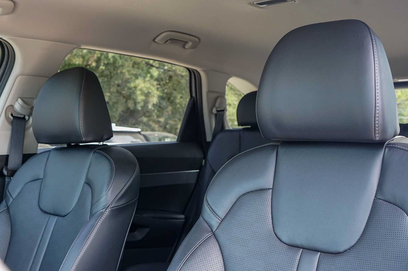 Certified 2025 Kia Sorento S FWD image 10