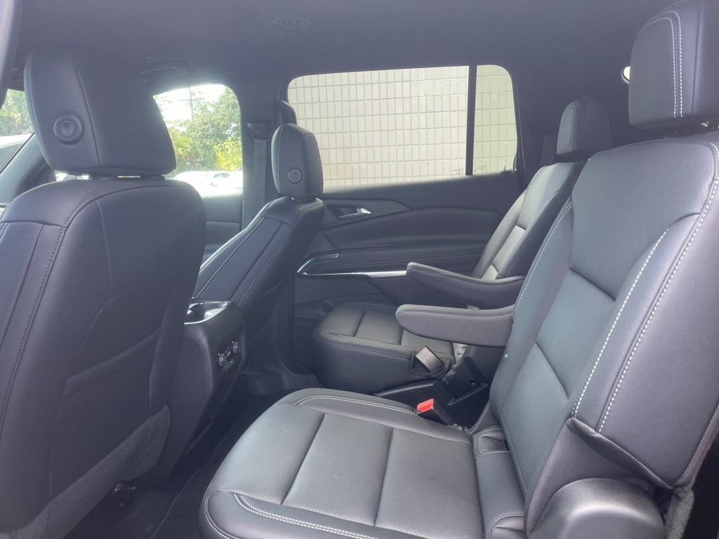 Used 2026 Chevrolet Traverse LT FWD image 13
