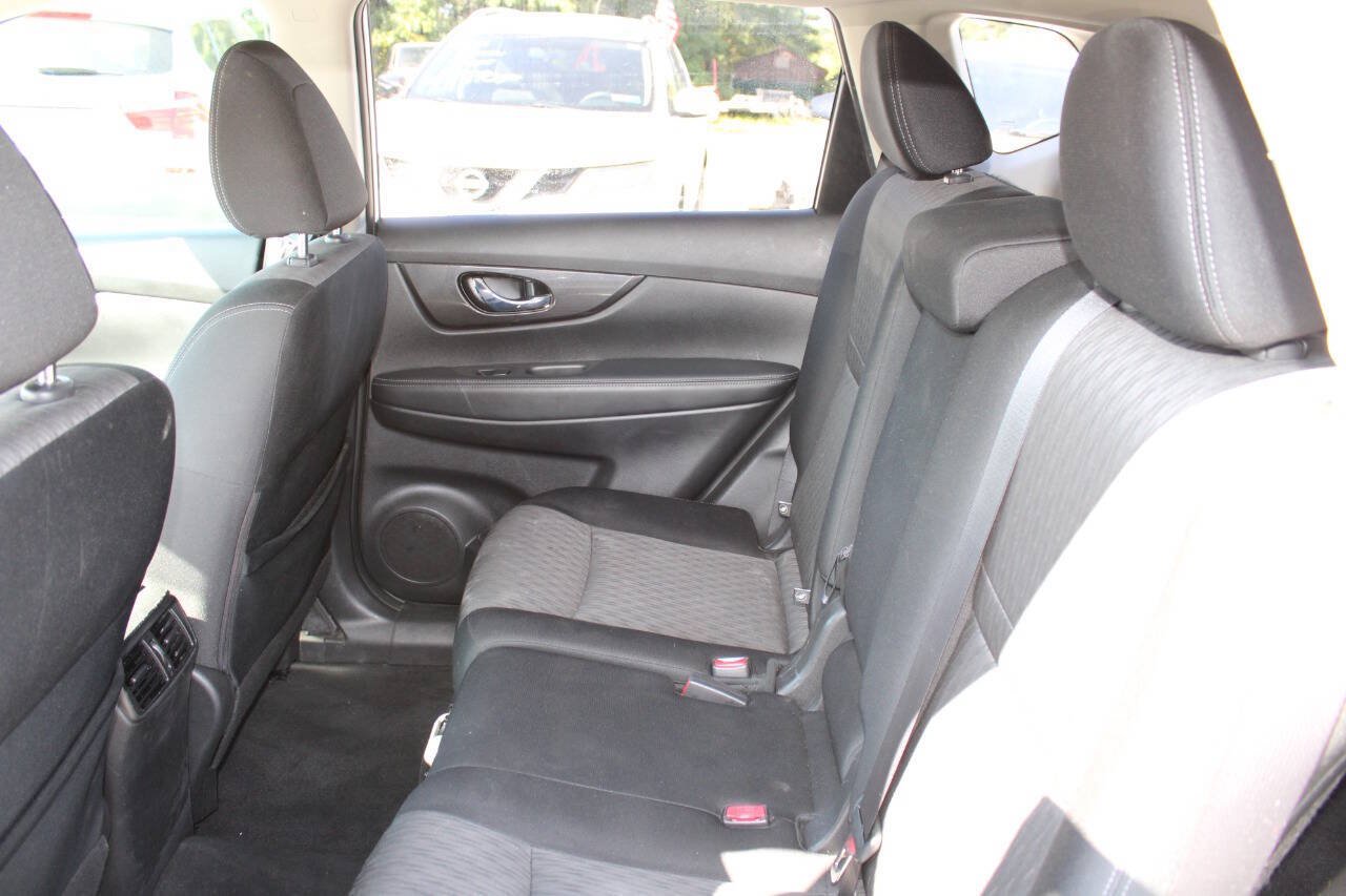 Used 2018 Nissan Rogue SV AWD/4WD image 18