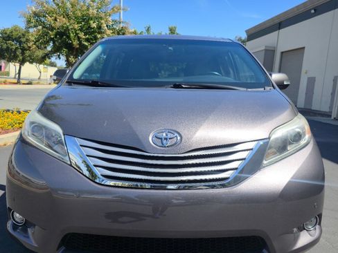 Used 2017 Toyota Sienna Limited Premium AWD/4WD image 1