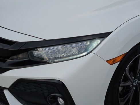 Used 2019 Honda Civic Sport Touring image 11