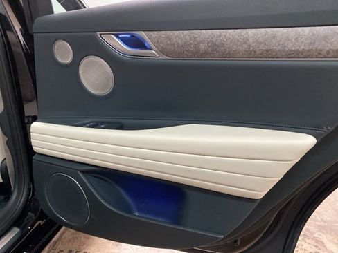 Used 2024 Genesis G80 image 77