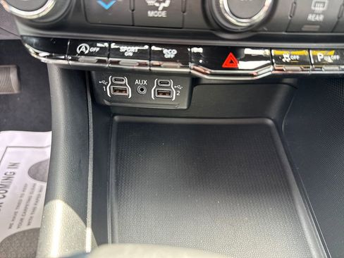 Used 2025 Dodge Durango GT RWD image 23