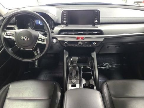 Used 2020 Kia Telluride LX FWD image 2