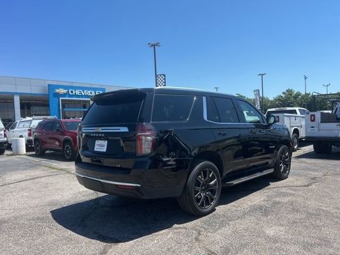 Used 2023 Chevrolet Tahoe LT w/ Luxury Package RWD image 3