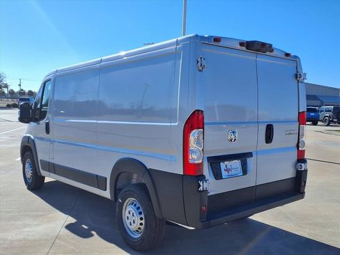 New 2026 RAM ProMaster 2500 w/ Convenience Group FWD image 4