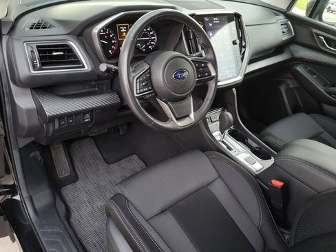 Used 2024 Subaru Ascent Premium w/ Convenience Package image 17