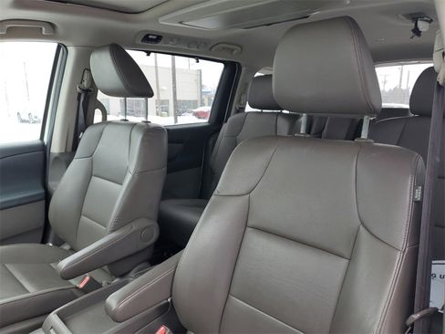 Used 2015 Honda Odyssey Touring Elite image 12