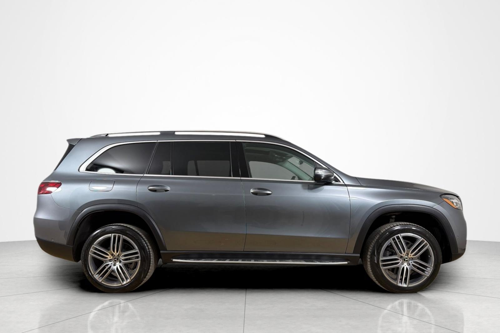 Used 2024 Mercedes-Benz GLS 450 4MATIC image 6