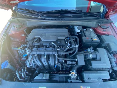 Used 2025 Hyundai Elantra Sport FWD image 29