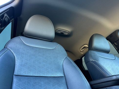 Used 2022 Chevrolet Bolt EUV Premier w/ Super Cruise Package image 19