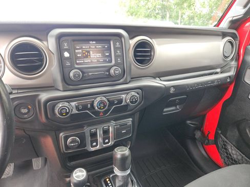 Used 2020 Jeep Wrangler Sport AWD/4WD image 15