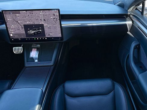 Used 2022 Tesla Model S Plaid image 19