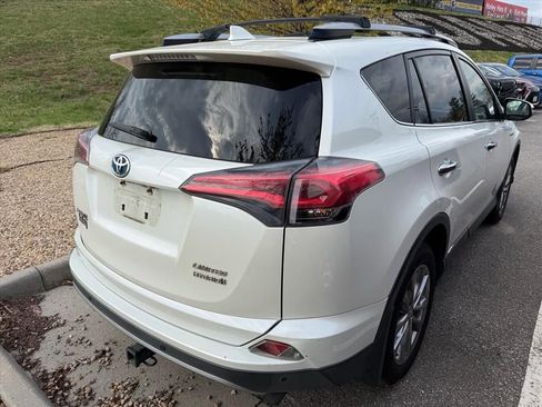 Used 2017 Toyota RAV4 Limited image 4