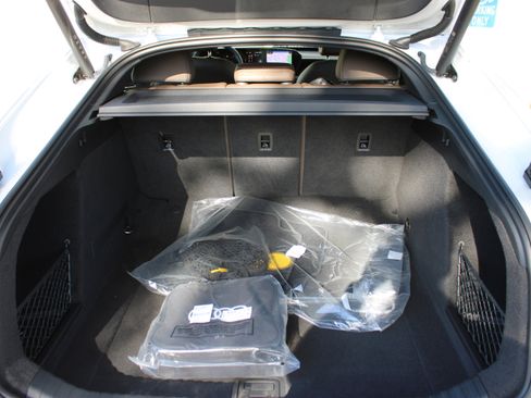 New 2025 Audi A6 e-tron Premium image 31